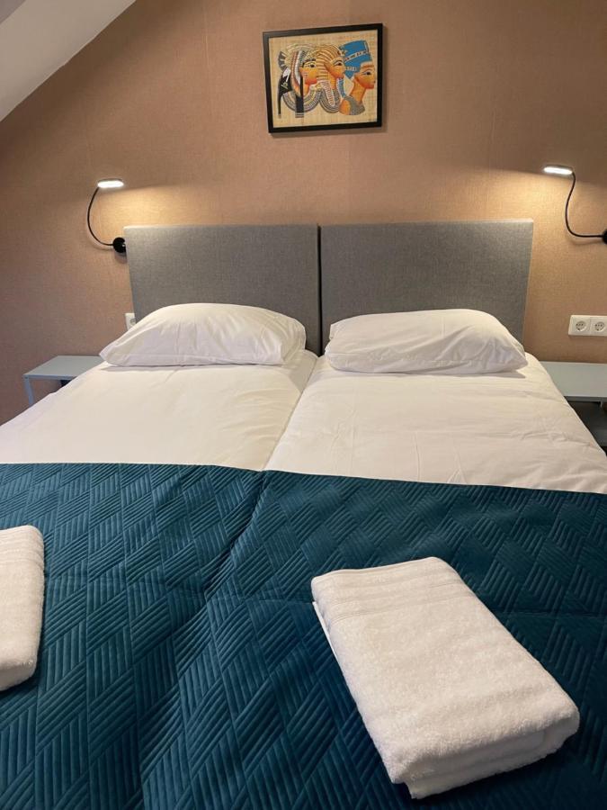 Hotel B&B Sint-Maria Next Door ファルケンブルフ エクステリア 写真
