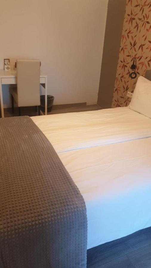 Hotel B&B Sint-Maria Next Door ファルケンブルフ エクステリア 写真